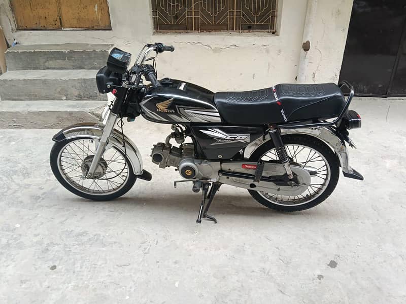 Motorcycle CD70 13