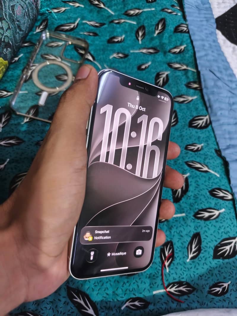 Apple iPhone 12 3
