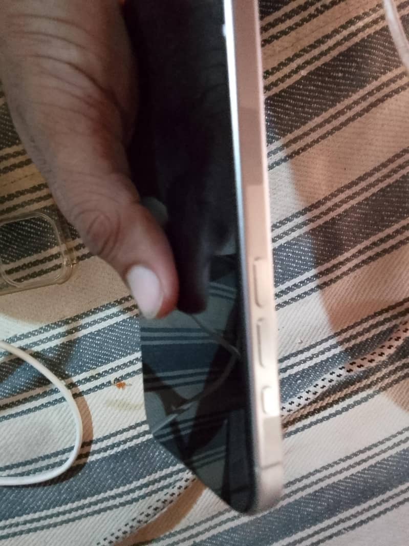 Apple iPhone 15 plus 2