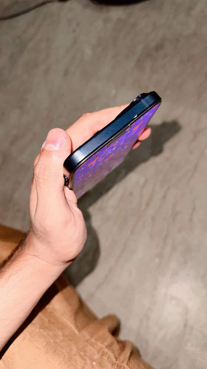 Apple iPhone 15 plus 6