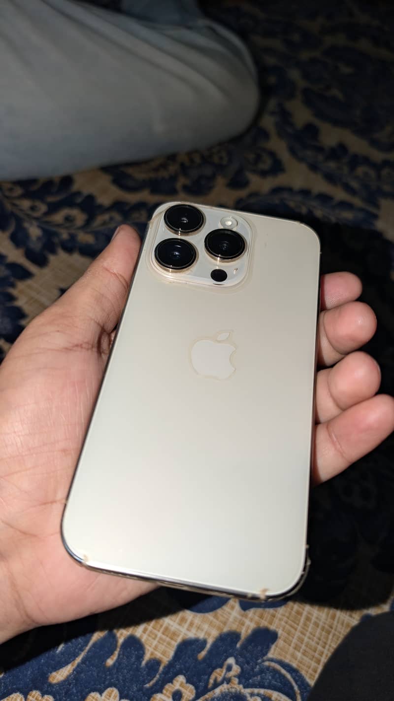 Apple iPhone 14 Pro 0