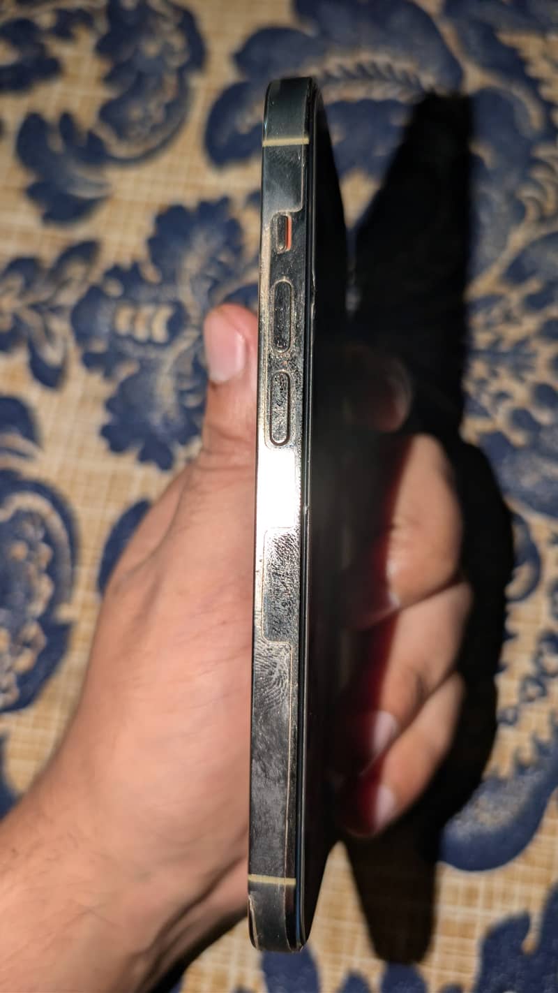 Apple iPhone 14 Pro 2