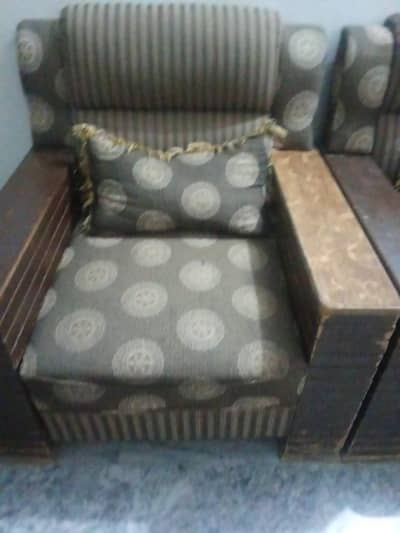 5 seter sofa set in good condition