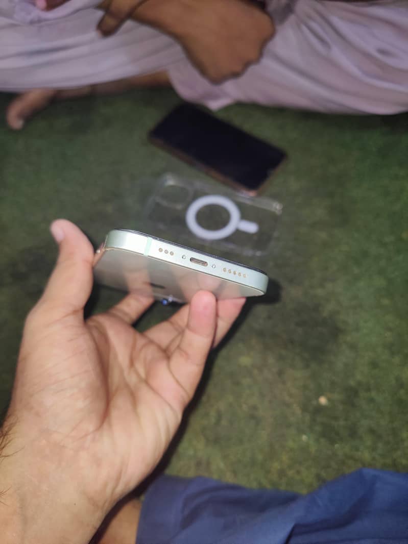 Apple iPhone 12 2