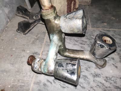 Bath room mixture taps with shower