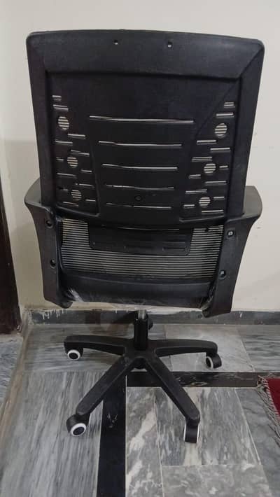 office  table chair . not used new hy not one time used. . also revollwin