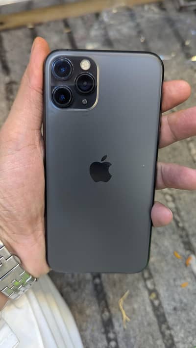 Apple iPhone 11 Pro. 64gb. Contact. 03151550350