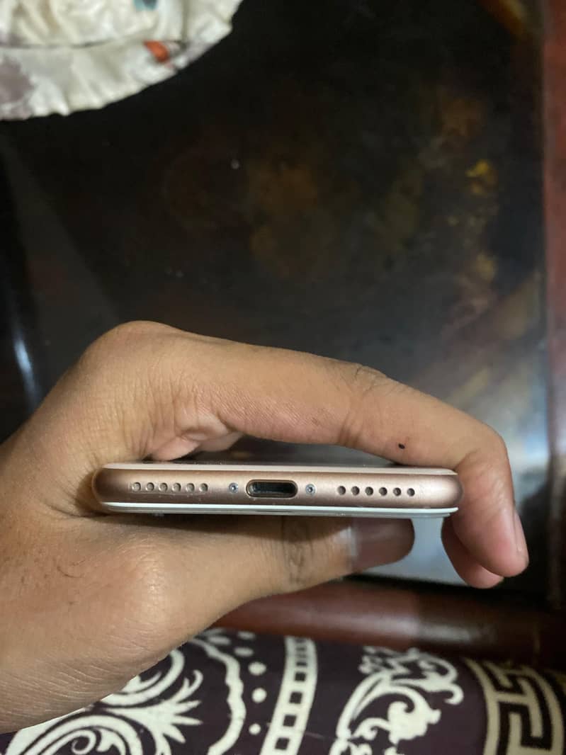 Apple iPhone 8 5