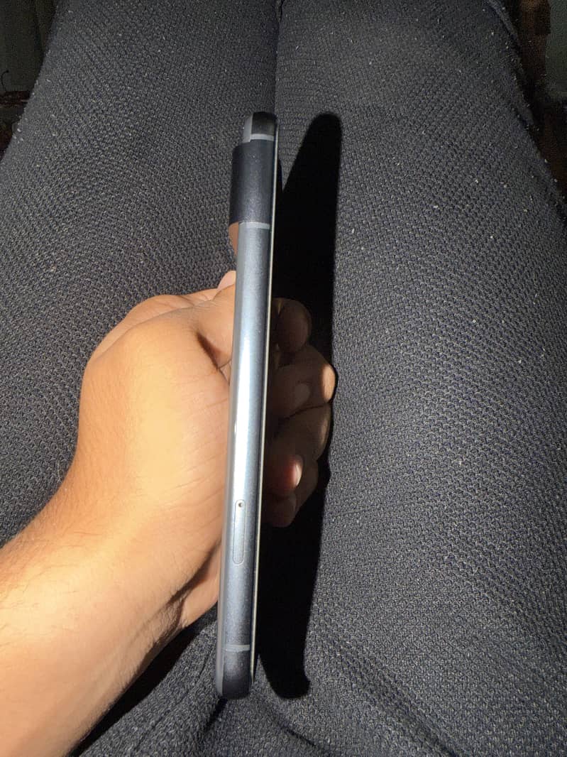 Google Pixel 8 4