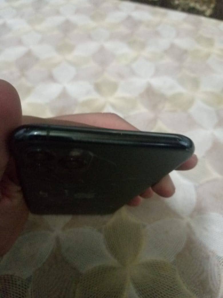 Apple iPhone 11 Pro Max 1