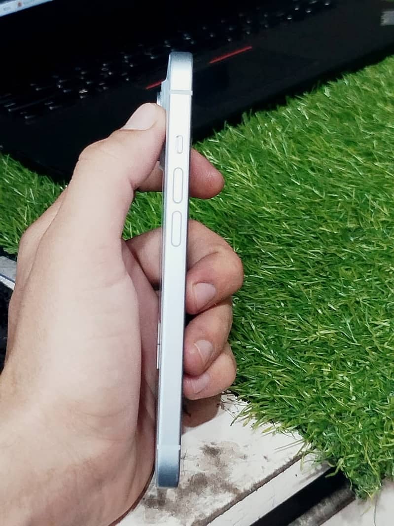 Apple iPhone 15 jv 8