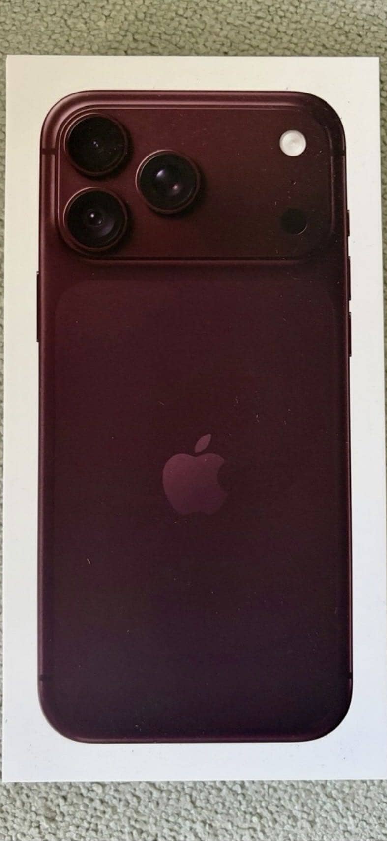 Apple iPhone 18 Pro Max box packed 0