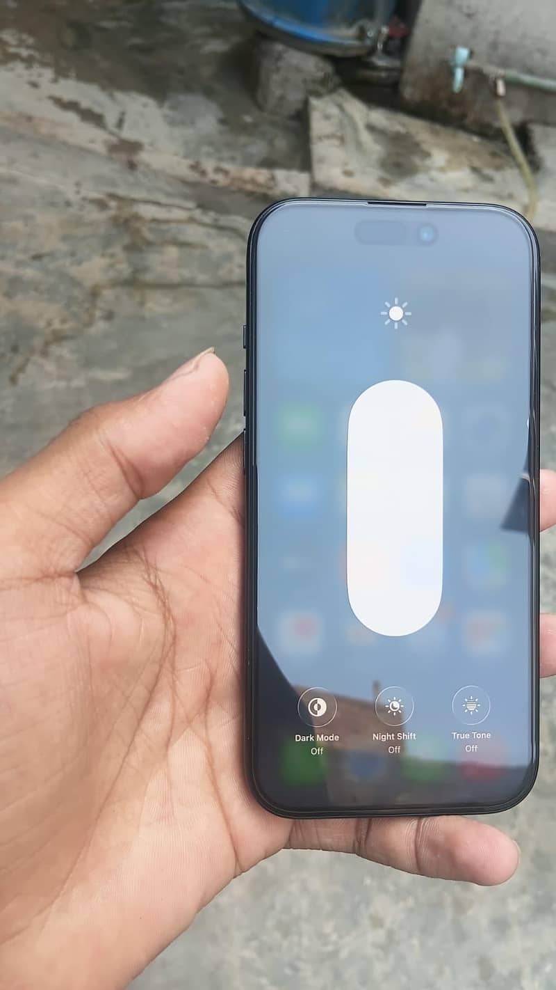 Apple iPhone 15 4