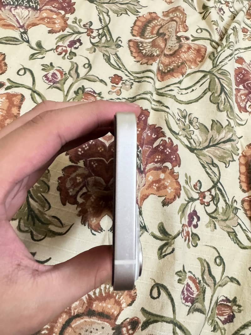 Apple iPhone 14 3