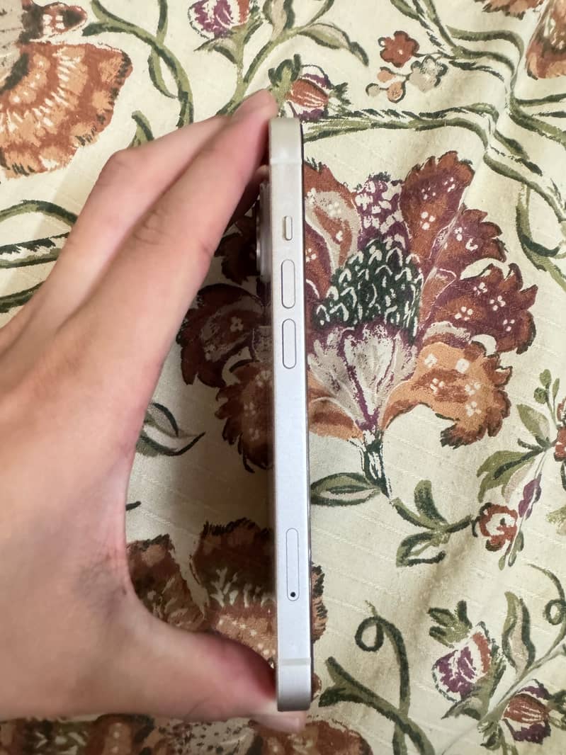 Apple iPhone 14 5