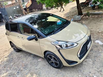 toyota sienta hybrid
