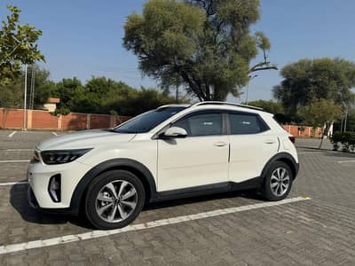 Kia Stonic Ex+ Super White
