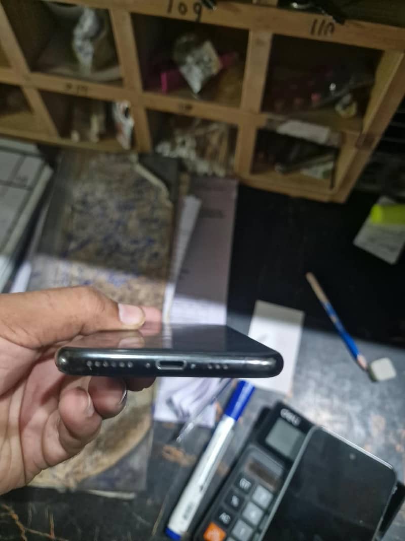 Iphone Xs 4