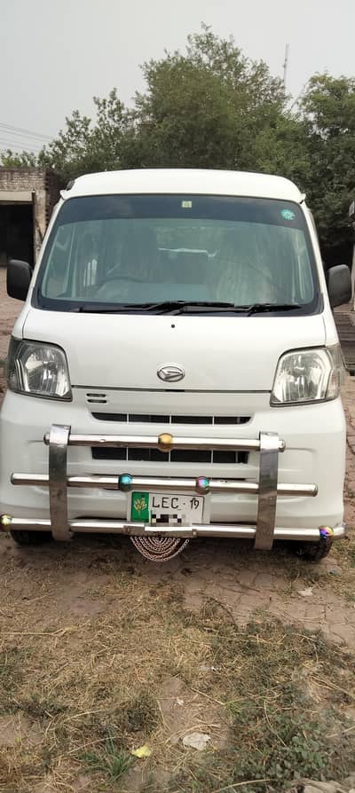 Daihatsu Hijet 13/19 auto gear 17 km per litre average