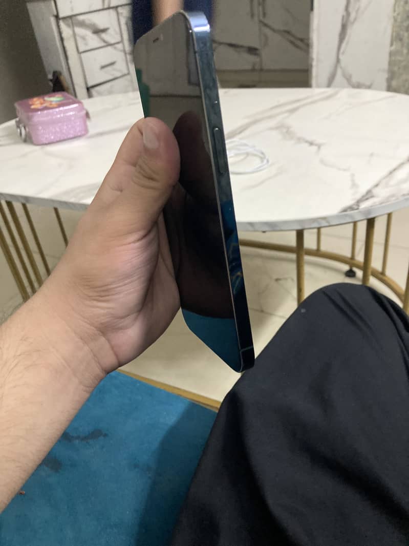 Apple iPhone 12 Pro Max 4