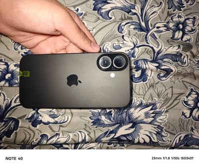Apple iPhone 16