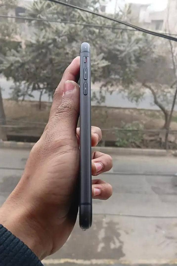 Apple iPhone 11 1