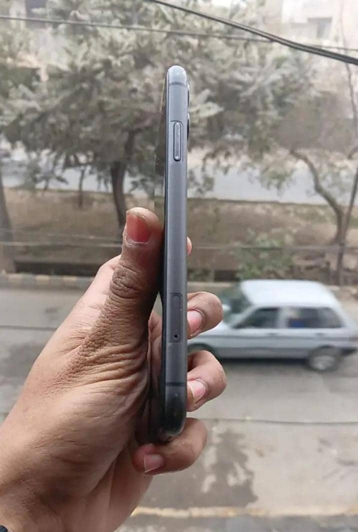 Apple iPhone 11 2