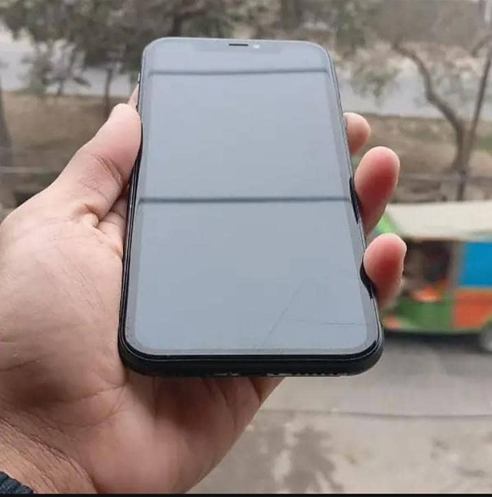 Apple iPhone 11 3