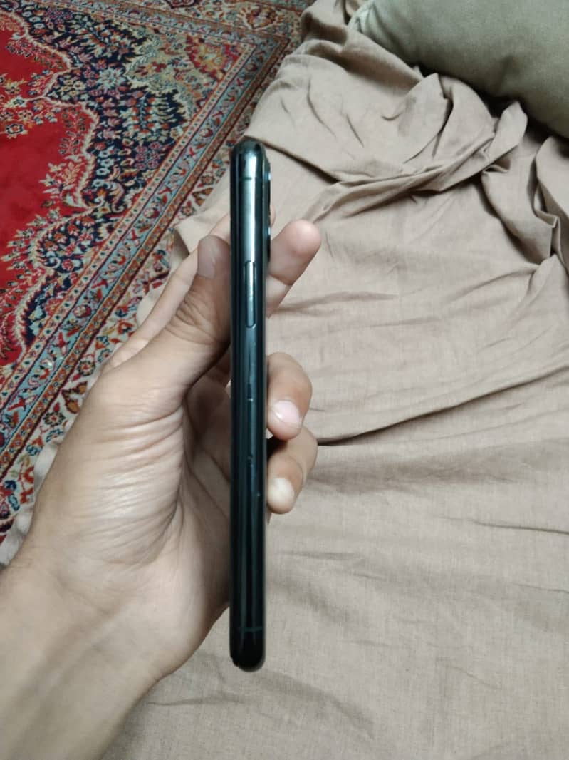 Apple iPhone 11 Pro 3