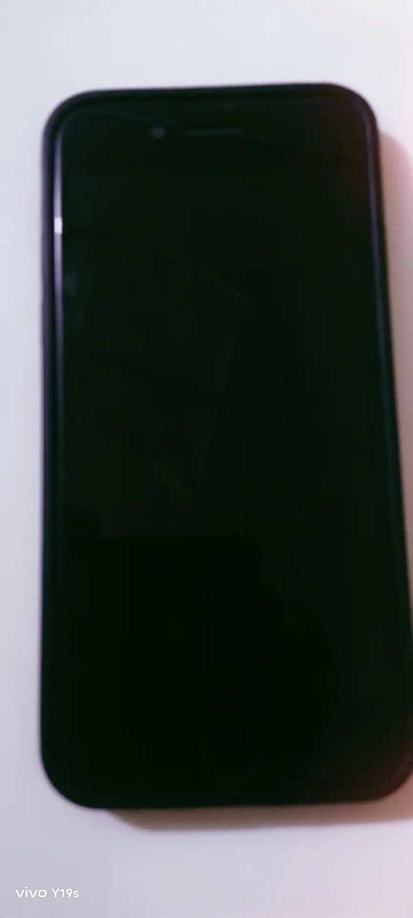 Apple iPhone 7 2
