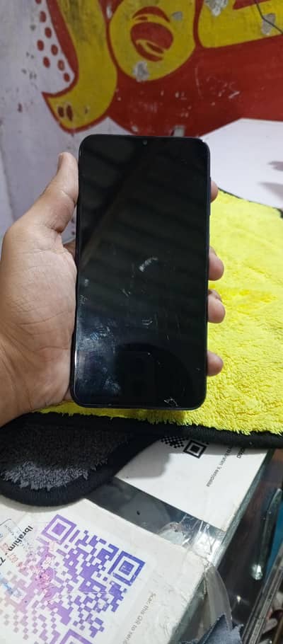Samsung Mobile A10 2/32 touch battery ok. minor crack- sasta mil jaye g