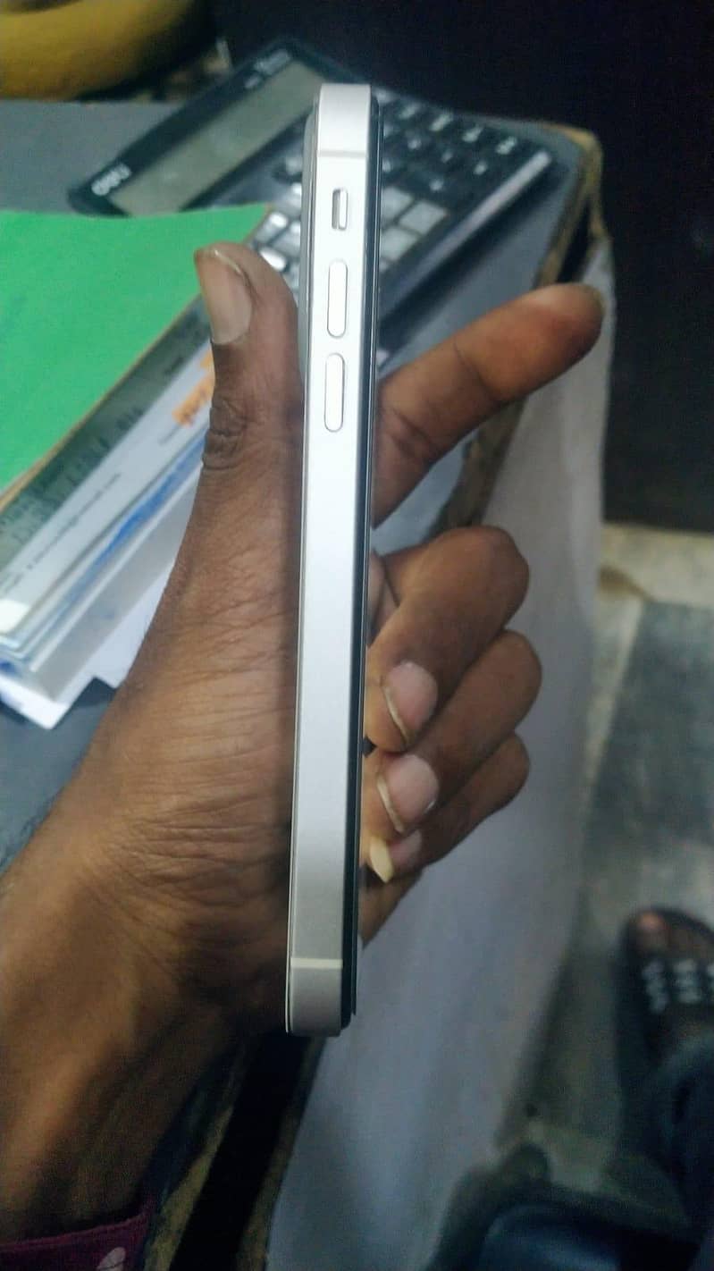 Apple iPhone X 3
