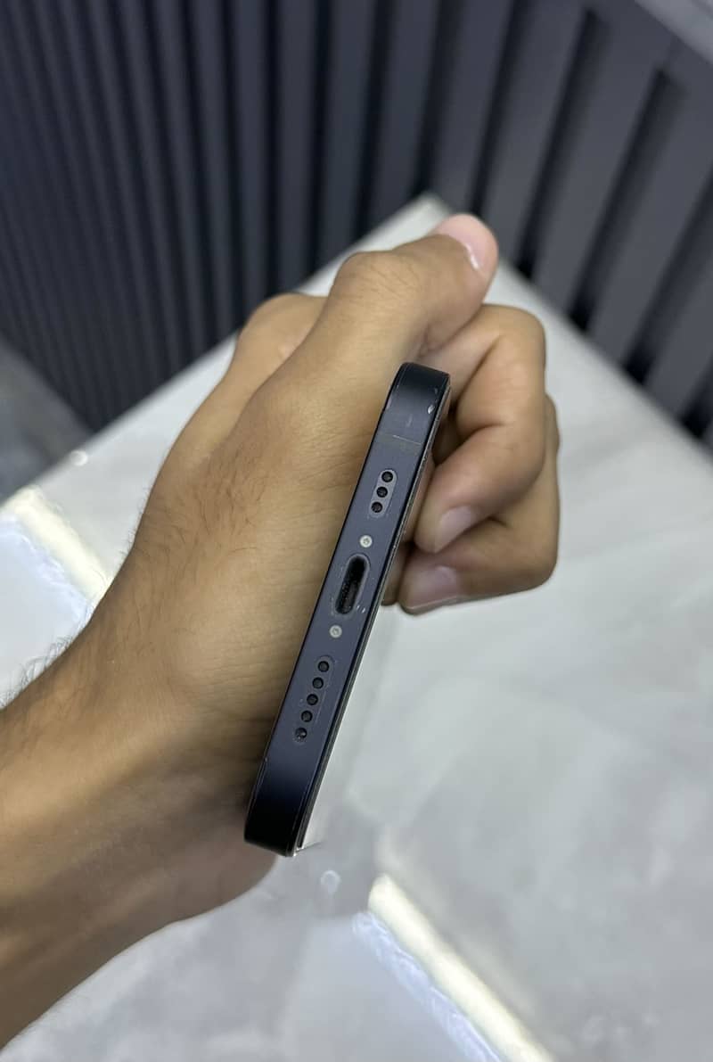 Apple iPhone 12 2