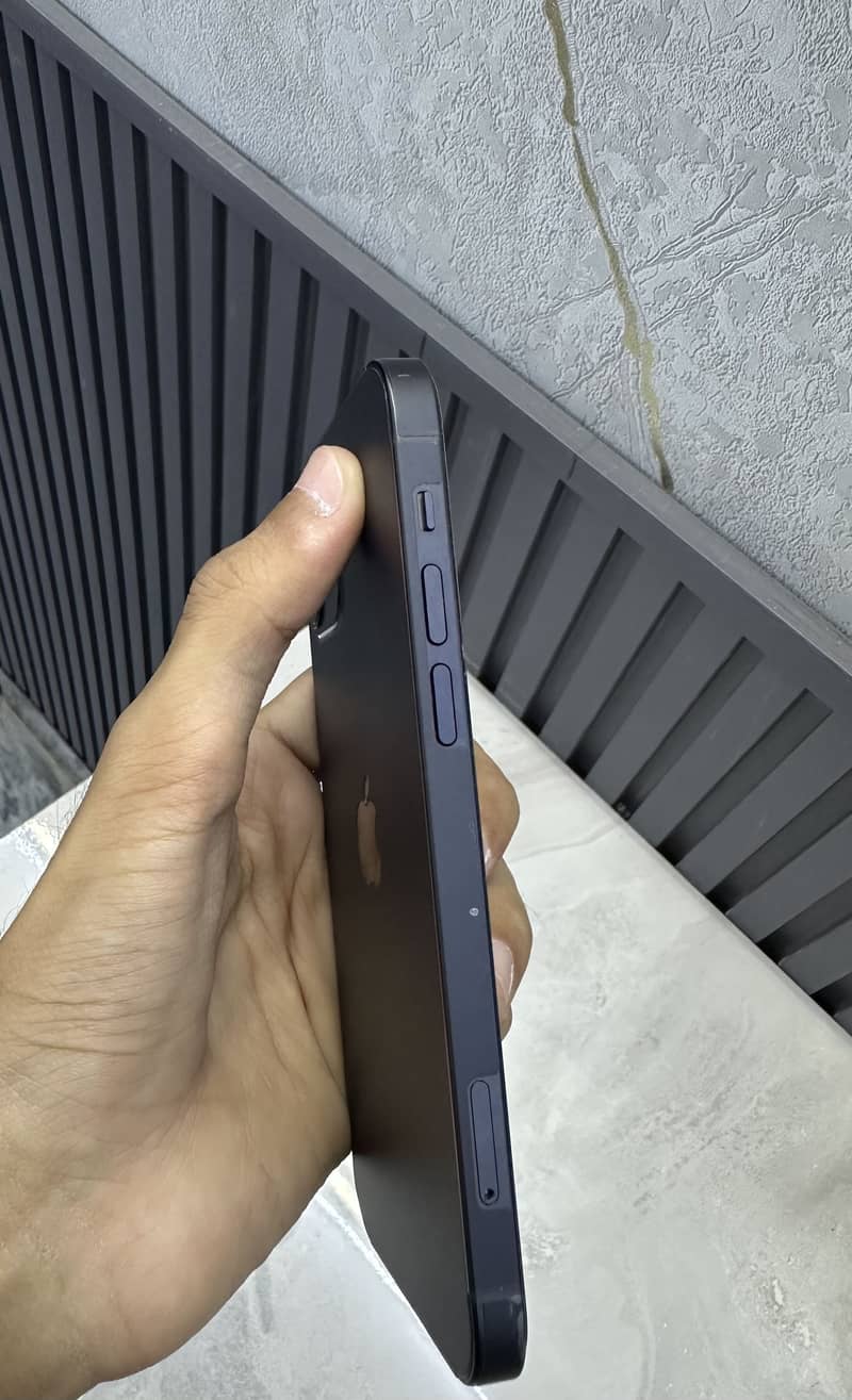 Apple iPhone 12 3