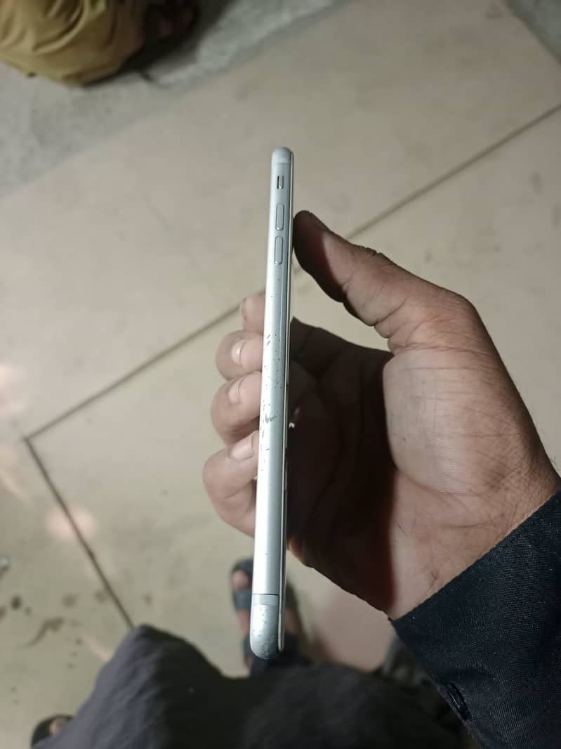 Apple iPhone 7 Plus 4