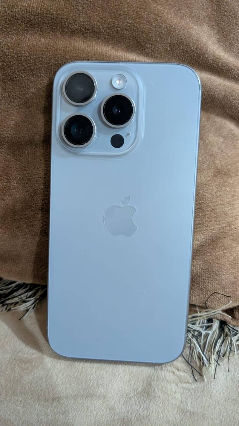Apple iPhone 15 Pro 4