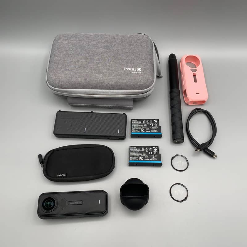 Insta 360 x5 essential bundle 0