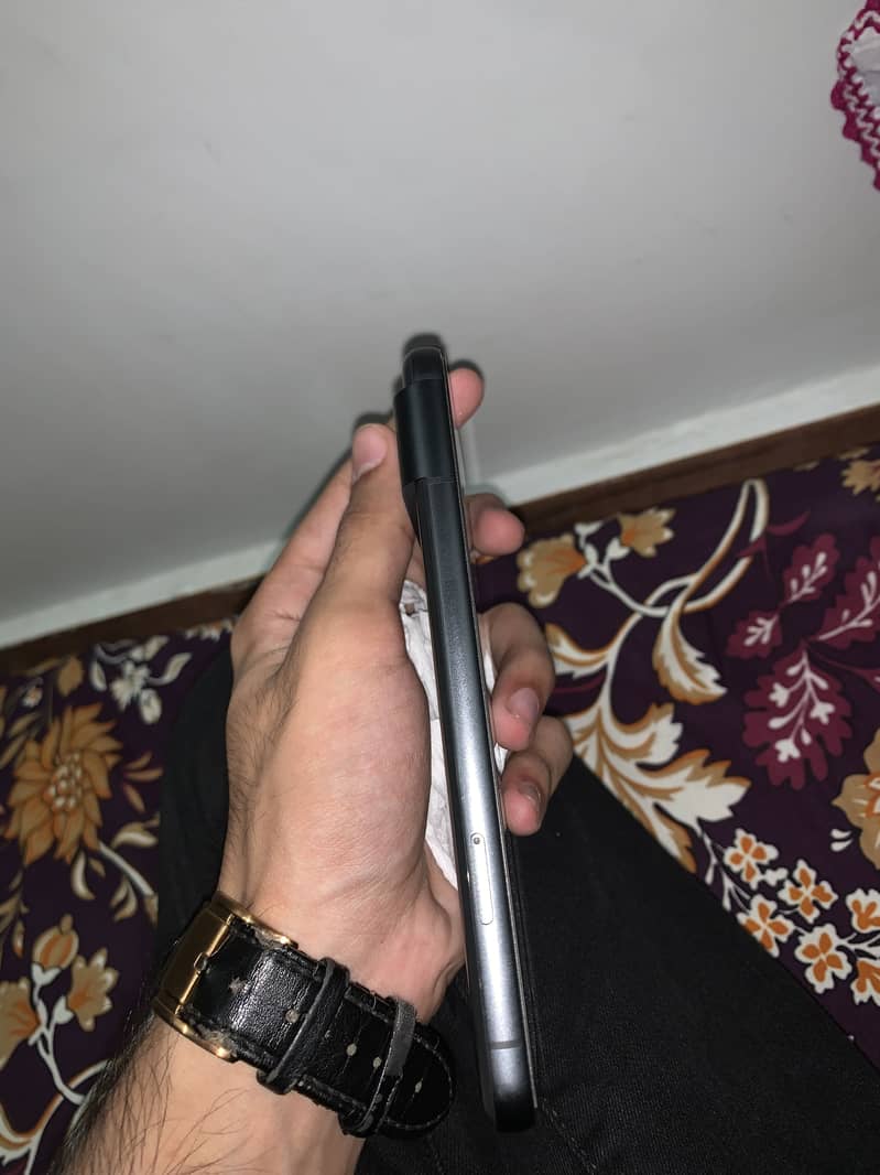 Google Pixel 8 4