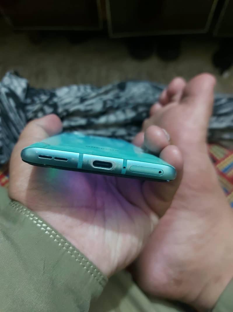 One Plus 8T 4