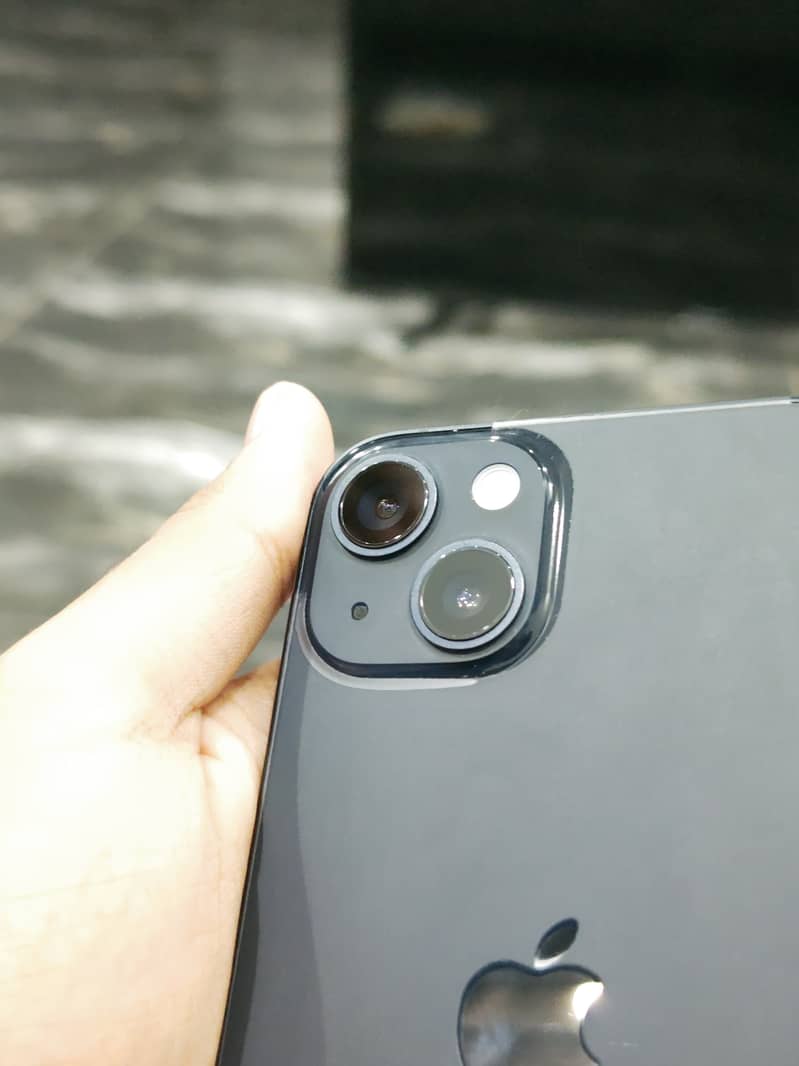 Apple iPhone 13 0