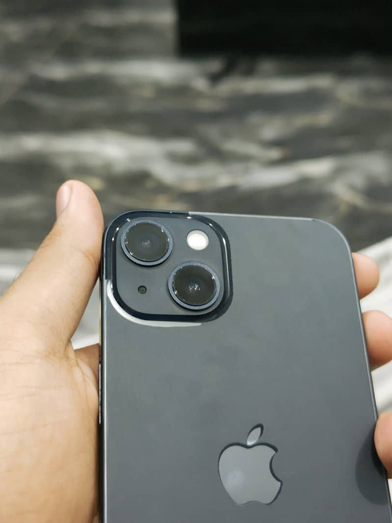 Apple iPhone 13 1