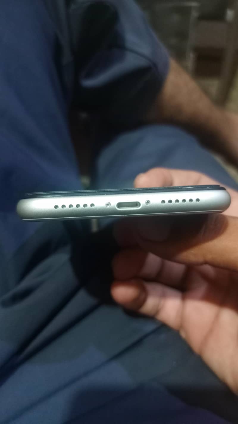 Apple iPhone 11 5