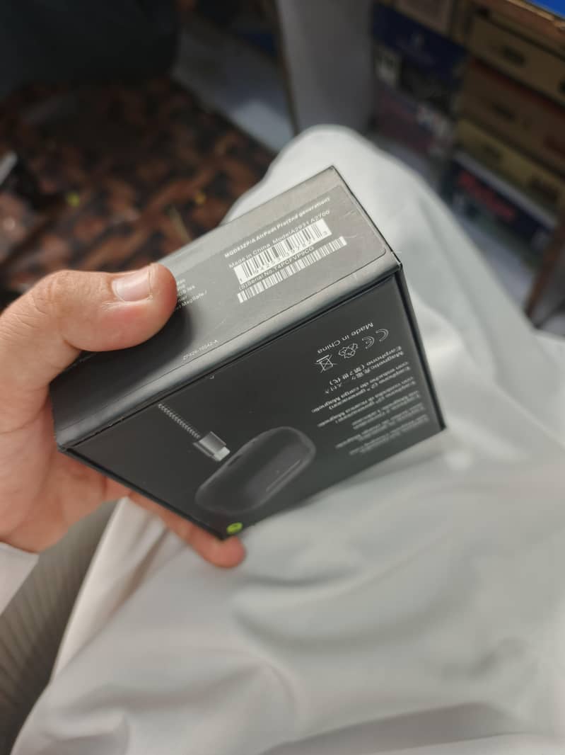 pro 2 Earbuds 1