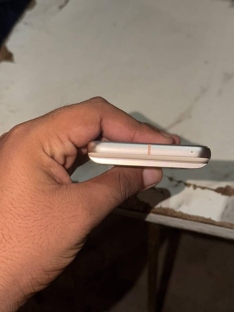 Google Pixel 8 2