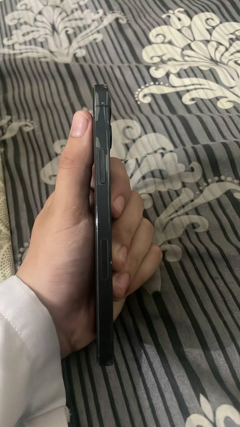 Apple iPhone 12 Pro 2