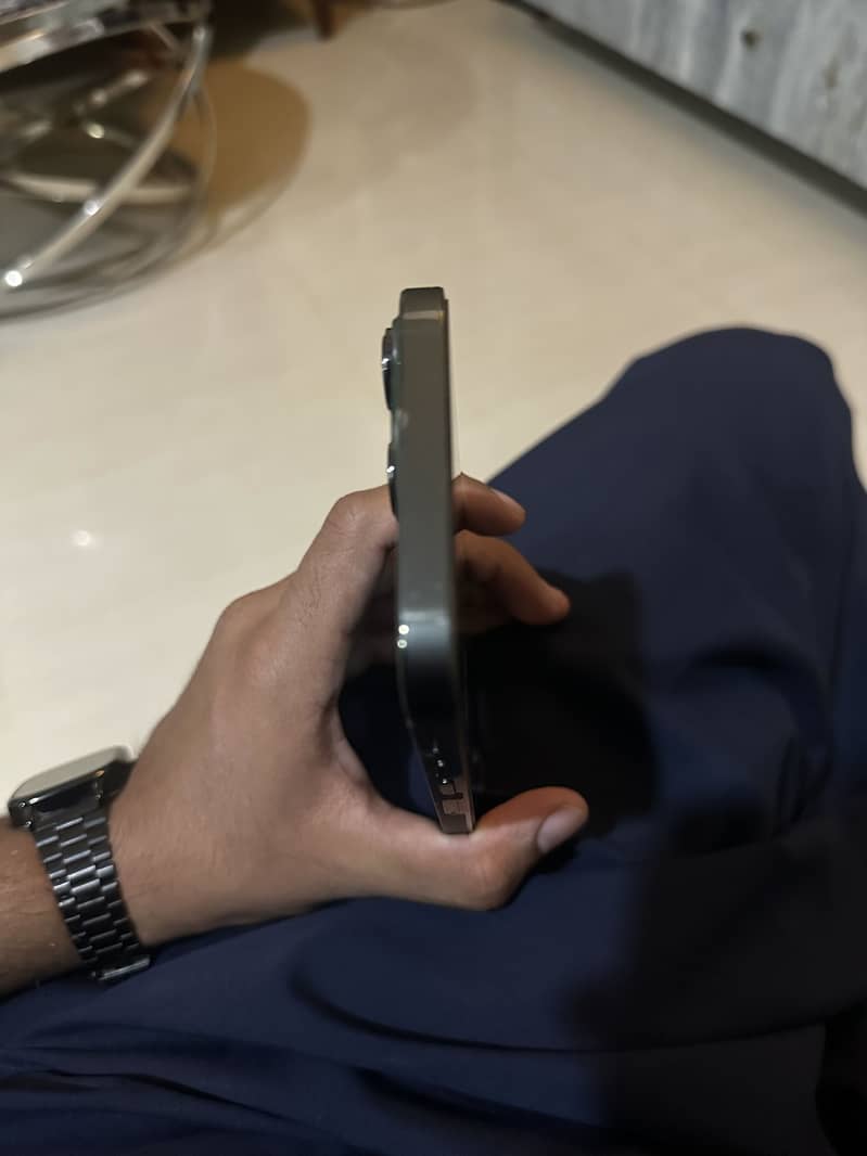 Apple iPhone 13 Pro Max 4