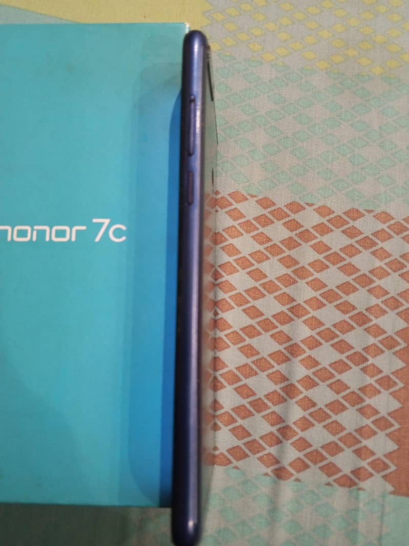 Honor 7C 3