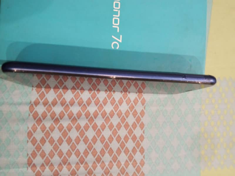 Honor 7C 4