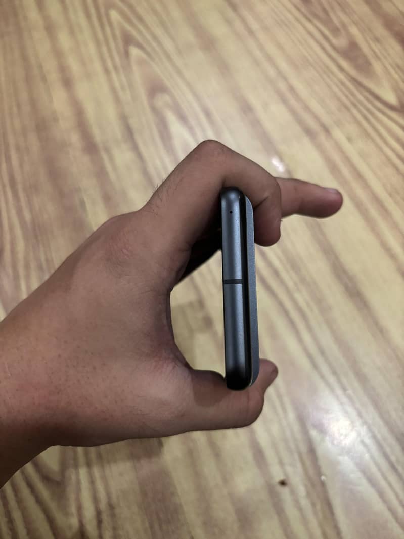 Google Pixel 8 5