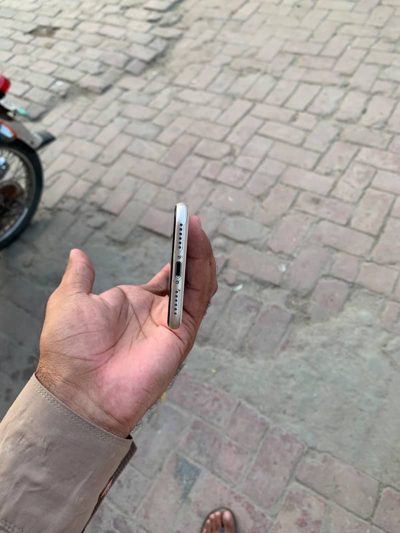 Apple iPhone SE 3